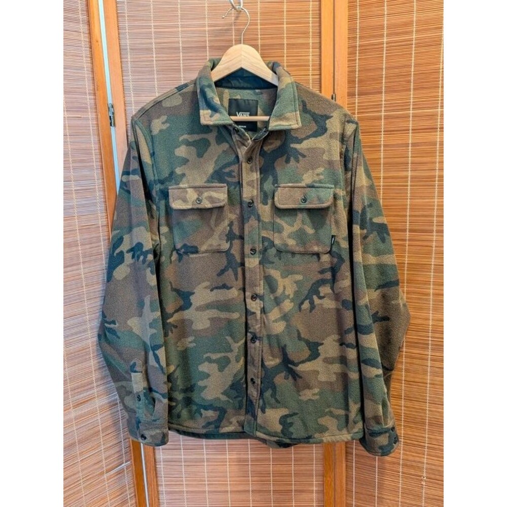 Vans Men’s Medium Camo Fleece Button Shirt Jacket Shacket Woodland Camouflage